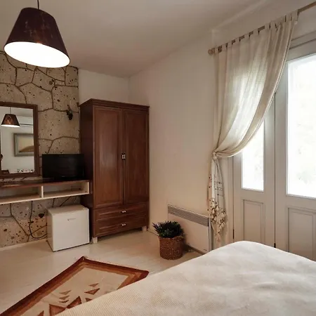 Tash Mekan Hotel