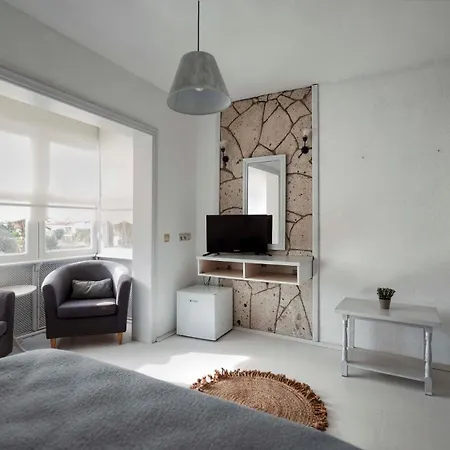 Tash Mekan Αλακάτι