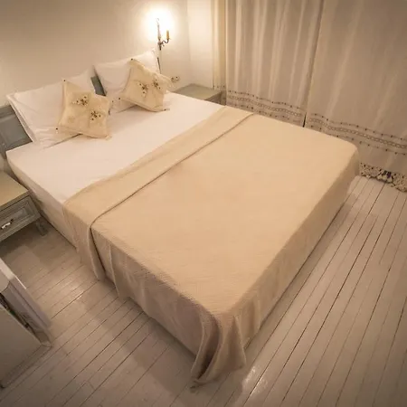 Tash Mekan Πανδοχείο 3*