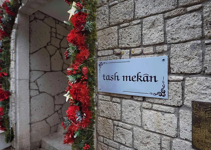 Tash Mekan Hotel 3*