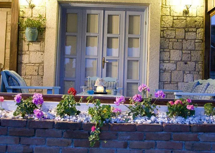 Tash Mekan 3* Alaçatı